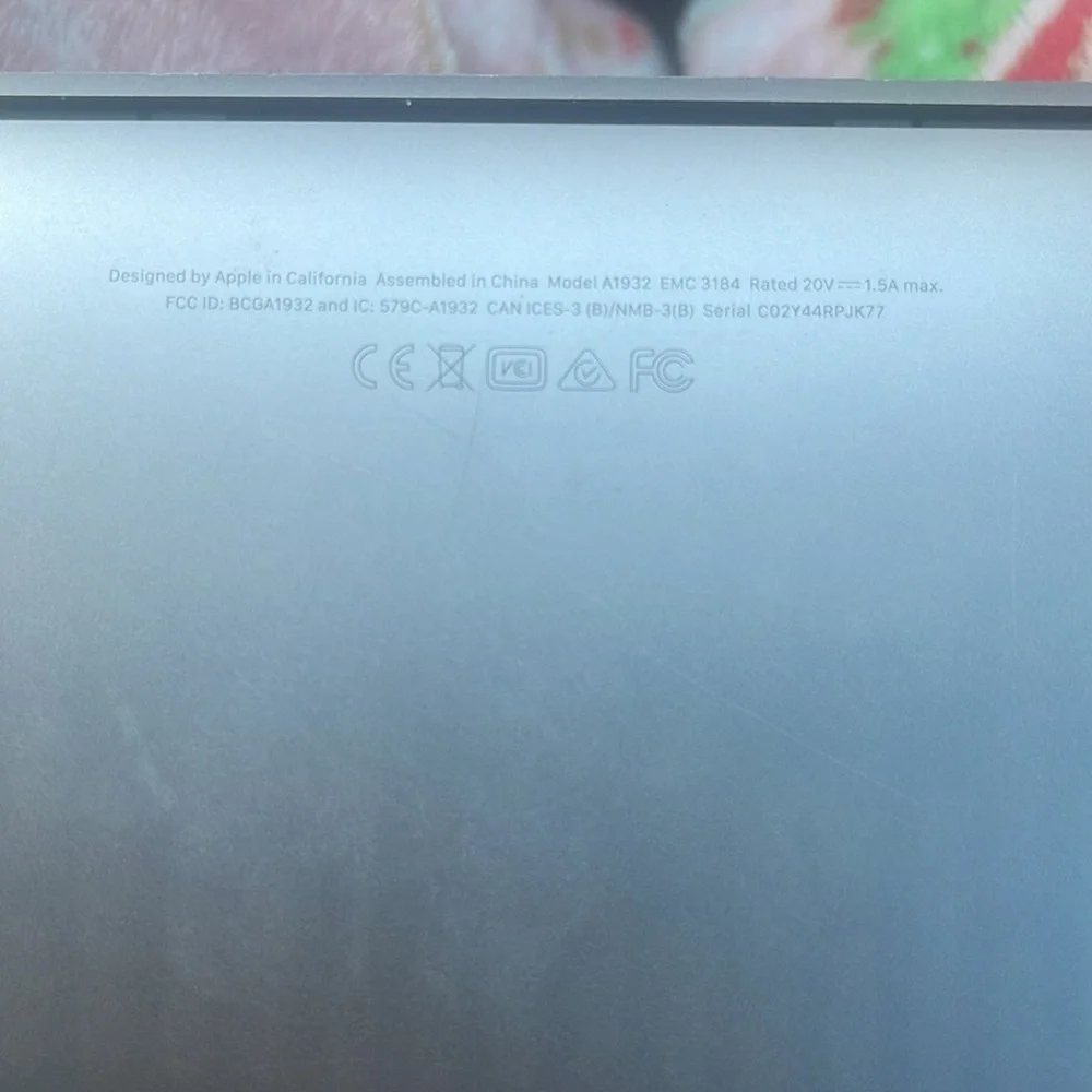 Macbook Air (2018) Model: A1932 (Selling for parts)